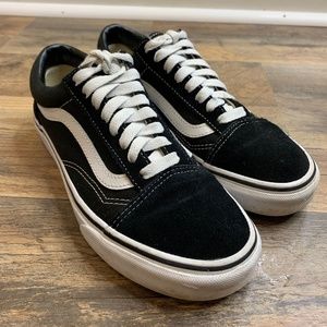 Black Old Skool Vans Suede Low Top White